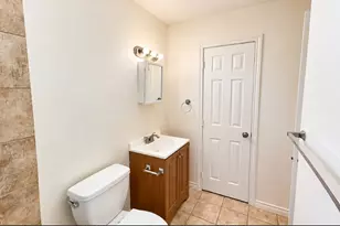 211 Skyway Dr, Euless, TX 76040 - Photo 22
