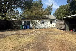 1800 Cottonwood Rd, Carrollton, TX 75006 - Photo 2
