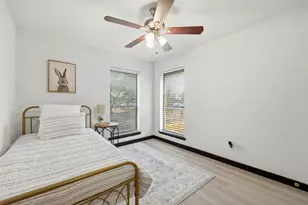 1214 W Hudgins, Grapevine, TX 76051 - Photo 14