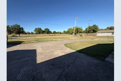 2500 Bowling Green Street #A, Denton, TX 76201 - Photo 24