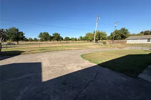 2500 Bowling Green St, Denton, TX 76201 - Photo 24