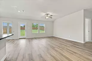 308 Winchester Ln, Sherman, TX 75092 - Photo 4