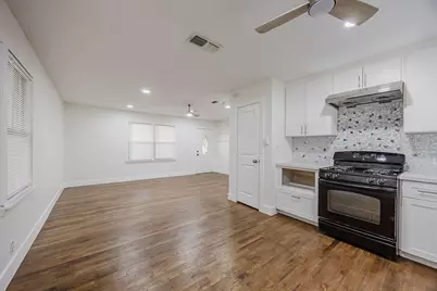 4712 Laverda Drive, Haltom City, TX 76117 - Photo 12