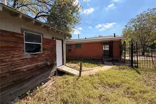 8109 Burroaks Dr, Dallas, TX 75217 - Photo 24