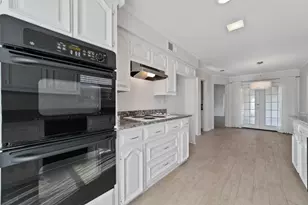 16353 Lauder Ln, Dallas, TX 75248 - Photo 20