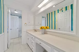 16353 Lauder Ln, Dallas, TX 75248 - Photo 32