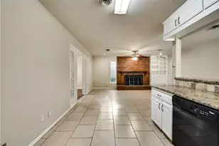 1601 Larkspur Dr, Arlington, TX 76013 - Photo 2