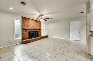 1601 Larkspur Dr, Arlington, TX 76013 - Photo 4
