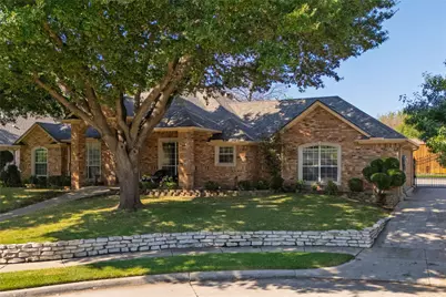5593 Greenview Court, North Richland Hills, TX 76148 - Photo 4