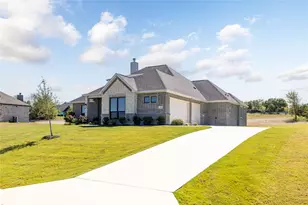 104 Oak Mdw Ln, Weatherford, TX 76085 - Photo 2