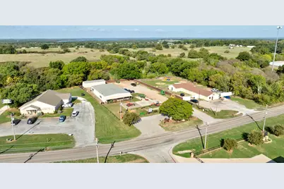 1212 S Washington Street, Pilot Point, TX 76258 - Photo 2