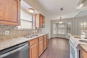 806 Wind Brooke Dr, Arlington, TX 76001 - Photo 16