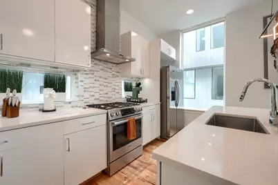 320 Mathey Court, Dallas, TX 75208 - Photo 4
