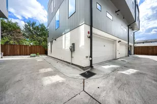 320 Mathey Ct, Dallas, TX 75208 - Photo 32
