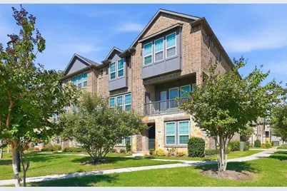 695 Vista Del Lago Drive, Lewisville, TX 75067 - Photo 2
