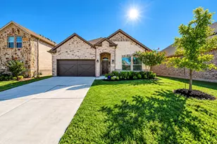 7324 Snapdragon Ct, Little Elm, TX 76227 - Photo 2