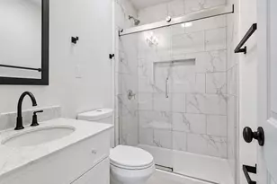 2613 Syracuse Dr, Irving, TX 75062 - Photo 20