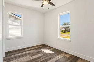 2613 Syracuse Dr, Irving, TX 75062 - Photo 24