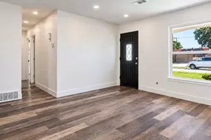 2613 Syracuse Dr, Irving, TX 75062 - Photo 10