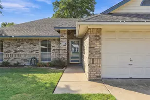 411 W Spring St, Weatherford, TX 76086 - Photo 2
