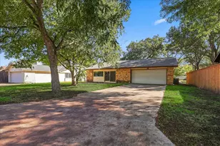 738 Timberdale St, Grand Prairie, TX 75052 - Photo 28