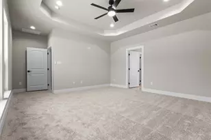 1594 E Springcrest Cir, Lancaster, TX 75134 - Photo 10