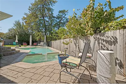 447 W Colorado Boulevard, Dallas, TX 75208 - Photo 28