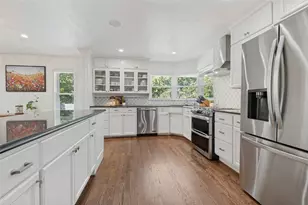 447 W Colorado Blvd, Dallas, TX 75208 - Photo 2