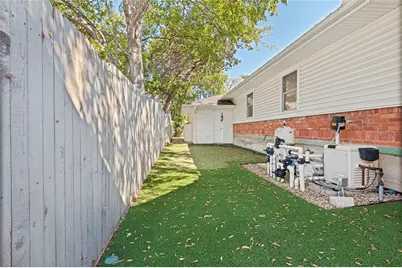 447 W Colorado Boulevard, Dallas, TX 75208 - Photo 30