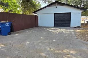 10525 Big Thicket Dr, Dallas, TX 75217 - Photo 22