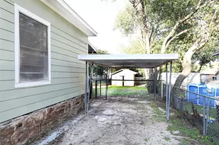 507 Orchard St, Bowie, TX 76230 - Photo 4