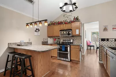 4948 Shady Oak Trail, Grand Prairie, TX 75052 - Photo 10