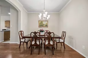 504 Valencia Dr, Arlington, TX 76002 - Photo 4
