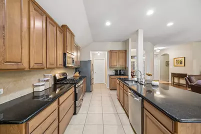 504 Valencia Drive, Arlington, TX 76002 - Photo 16
