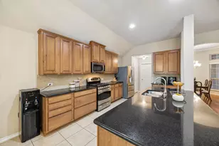 504 Valencia Dr, Arlington, TX 76002 - Photo 10