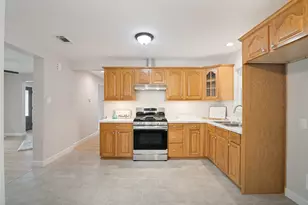 110 W Marguerita Dr, Garland, TX 75040 - Photo 8