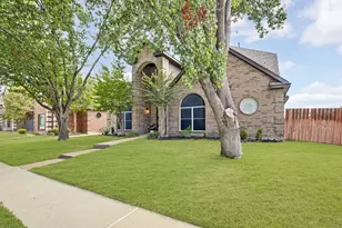 2039 Camelot Dr, Lewisville, TX 75067 - Photo 4