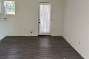 501 E 15th St, Bonham, TX 75418 - Photo 4