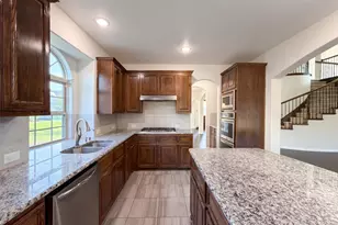 908 Heath Creek Dr, DeSoto, TX 75115 - Photo 2
