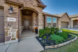 10516 Fountain Gate St, Aubrey, TX 76227 - Photo 2