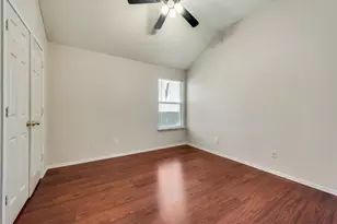 325 Crestview Dr, Arlington, TX 76018 - Photo 10