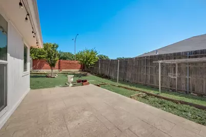 325 Crestview Drive, Arlington, TX 76018 - Photo 14