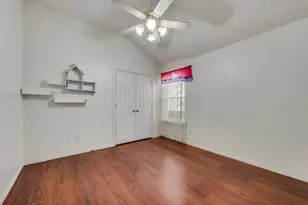 325 Crestview Dr, Arlington, TX 76018 - Photo 8