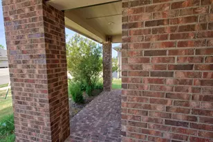 1203 Larkspur Ln, Cleburne, TX 76033 - Photo 4