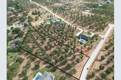 930 E Landings Drive, Granbury, TX 76049 - Photo 2