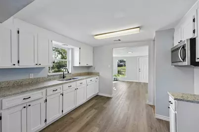 1724 Lloyd Avenue, Fort Worth, TX 76105 - Photo 6
