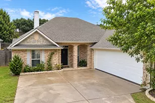 2229 Templeton Dr, Arlington, TX 76006 - Photo 1