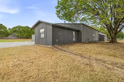 1324 N Saint James Road, Pilot Point, TX 76258 - Photo 8