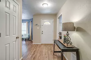 1219 Hyde Park Blvd, Cleburne, TX 76033 - Photo 4