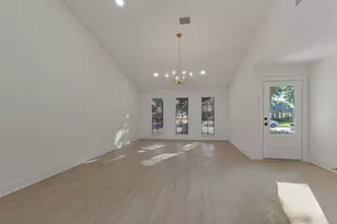 909 Maydelle Ln, Garland, TX 75042 - Photo 4
